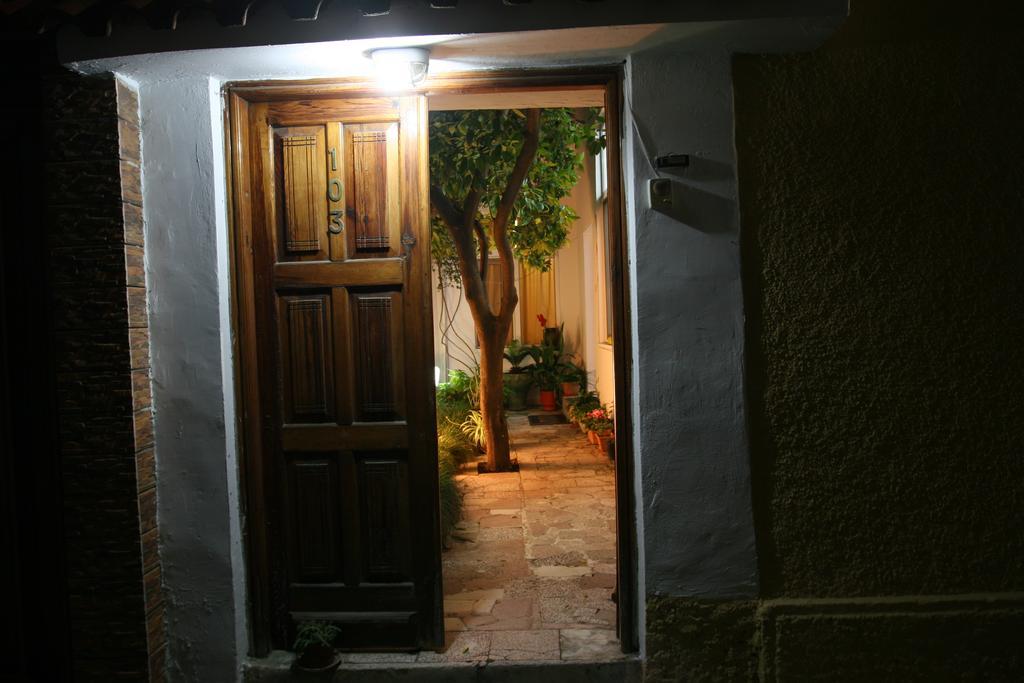 Guesthouse Pension Andrea Tirana Exterior photo