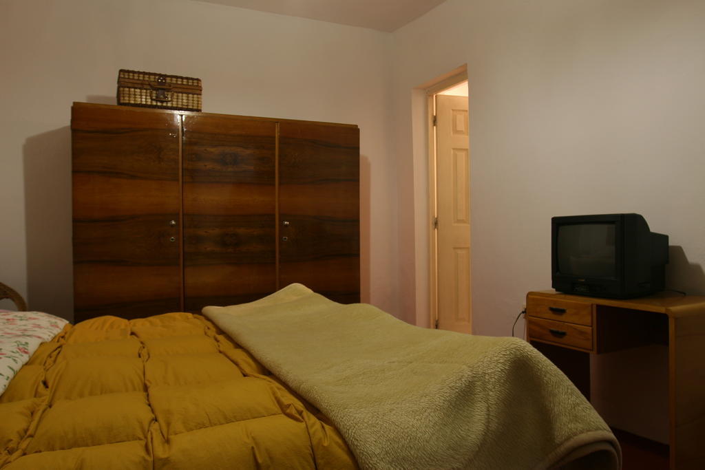 Guesthouse Pension Andrea Tirana Room photo