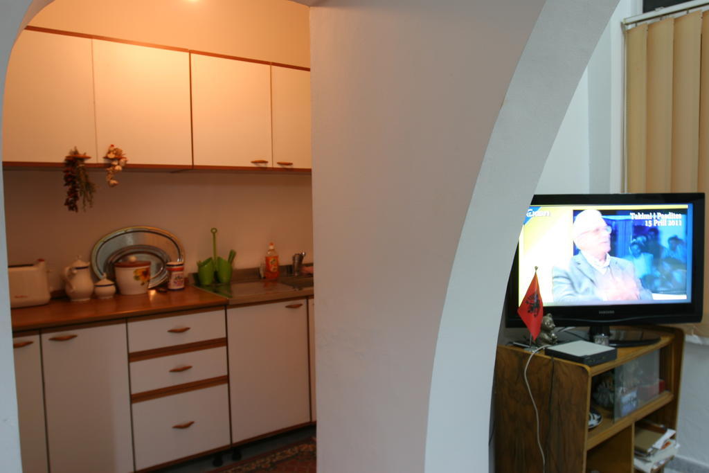 Guesthouse Pension Andrea Tirana Exterior photo